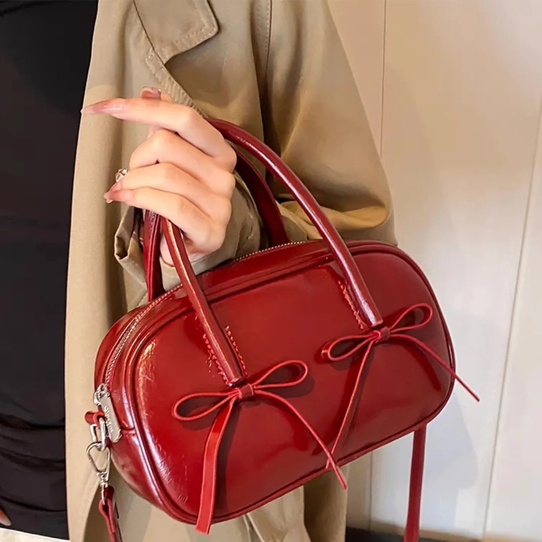 Small High Quality Handbag In Burgundy