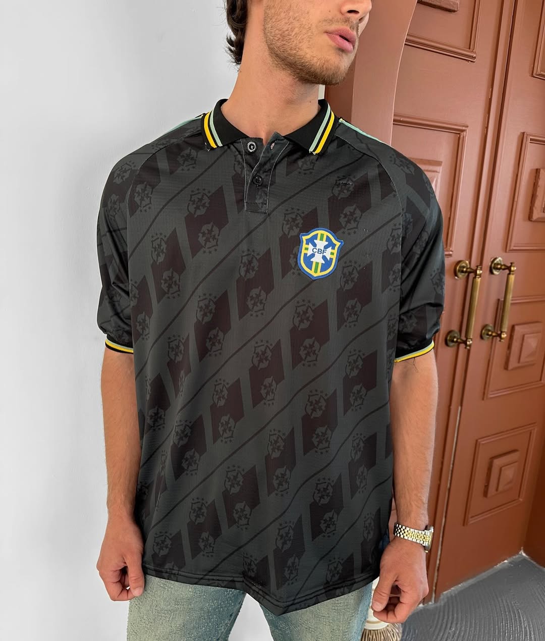 BRAZILIAN OVERSIZED POLO COLLAR T-SHIRT