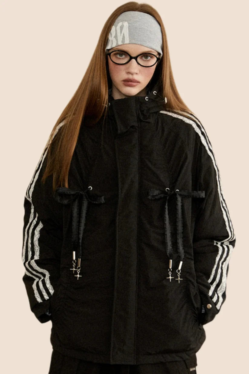 Jacket coat with a lace hood, three stripes, American style, with a bow on the chest.