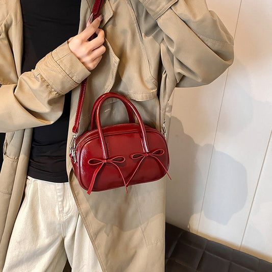 Small High Quality Handbag In Burgundy